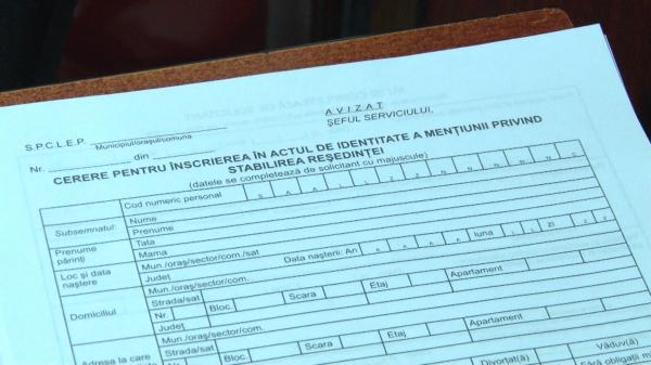 Românii care nu-și mai pot folosi actele de la miezul nopţii. Sunt obligați să le schimbe de marţi și foarte puțini știu asta