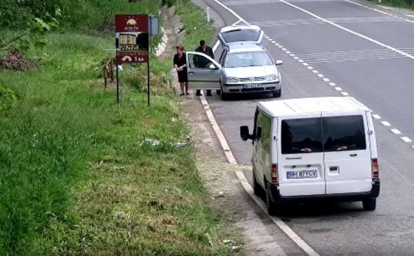 Un bihorean a rămas fără maşină, după ce a aruncat gunoiul pe marginea drumului. Amenzi de 70.000 de lei pentru cetăţenii iresponsabili
