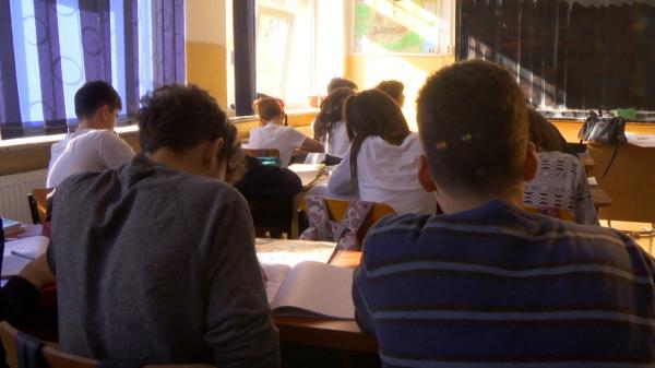 Record negativ la BAC, Iohannis nu îşi pierde speranţa. S-au înscris cei mai puţini elevi din ultimii 32 de ani