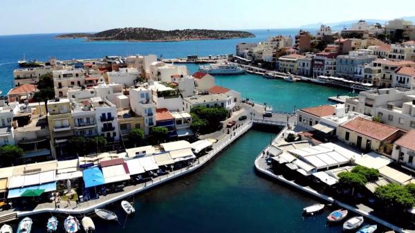 Care sunt destinaţiile de top căutate de români