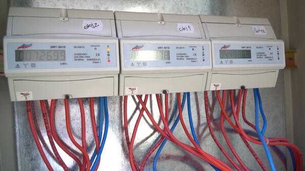 Schimbarea furnizorului de energie se va face peste noapte. Când am putea vedea primele facturi mai mici