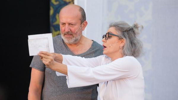 Maia Morgenstern şi Claudiu Istodor joacă alături de fiul lor în piesa "Profesiunea doamnei Warren"