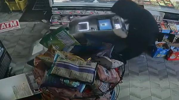 Spargeri în 37 de bancomate în ultimele 6 luni, în New York. Poliţia n-a reuşit încă să dea de urma tâlharilor