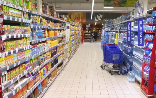 Băuturile răcoritoare care conţin zahăr se vor scumpi după noua decizie a Guvernului. Cu cât vom plăti în plus pentru sucuri