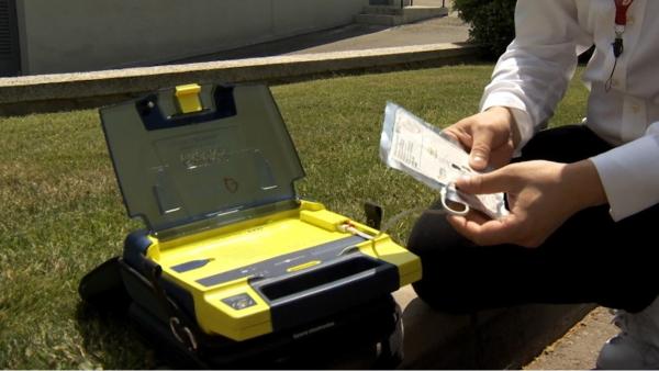 Proiectul defibrilatoarelor, mort de 8 ani. Unde au dispărut aparatele care pot salva vieţi
