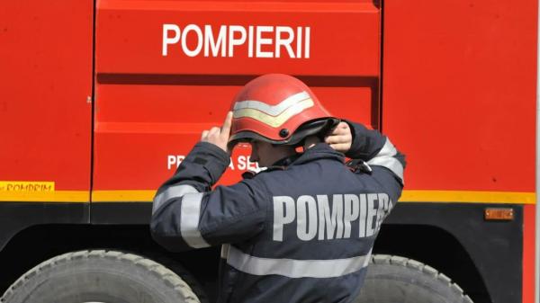 Mașină găsită în apele râului Mureș. Autoritățile încearcă să găsească propietarul