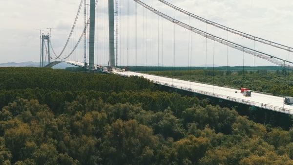 Podul "Golden Gate" de la Brăila, pe cale de a fi deschis. Operaţiunea, o provocare chiar şi pentru constructorii japonezi