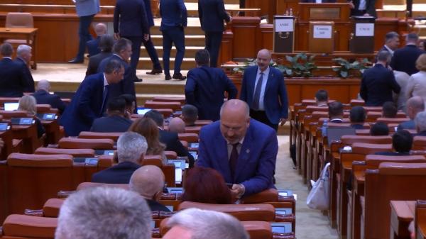 Veste importantă pentru români. Ciucă: "Vom aproba suspendarea plăţii ratelor bancare pentru 9 luni". Ce alte măsuri urmează a fi luate