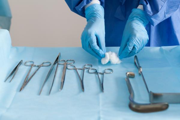 A scăzut drastic numărul avorturilor în spitalele de stat. Medicii refuză în masă procedura și evită să spună de ce