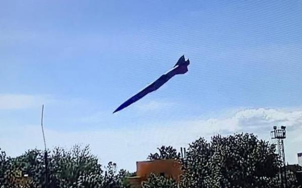 Momentul în care mall-ul din Kremenchuk este spulberat de o rachetă rusească. Oficial ucrainean: "Nu e o simplă greşeală, e genocid"