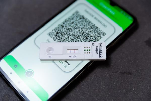 De ce începe un nou val de Covid-19, deşi mulţi sunt vaccinaţi sau trecuţi prin boală