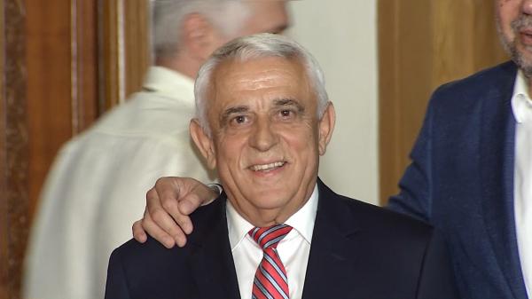 Vorbele de duh ale lui Petre Daea, viitorul Ministru al Agriculturii. "Oaia e statuie vie" şi "cormoranii fac baie în piscine"