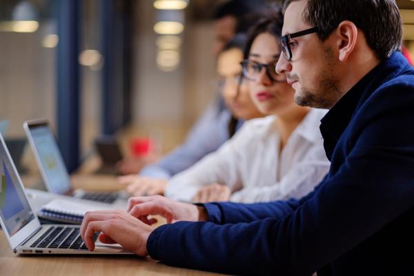 Nu sunt candidați pentru meseria care oferă printre cele mai mari salarii din România: "Este o cerere fantastică"