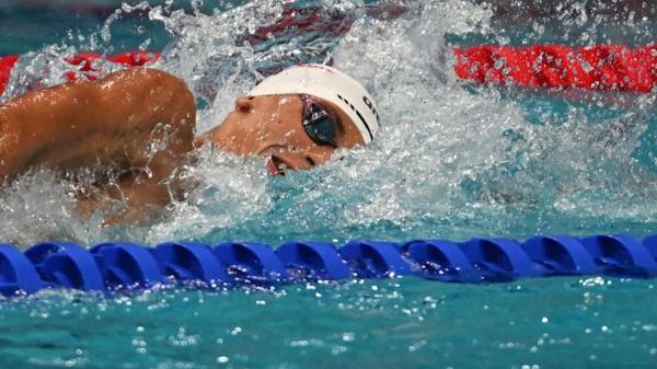 Medaliile lui David Popovici aduc copii la înot