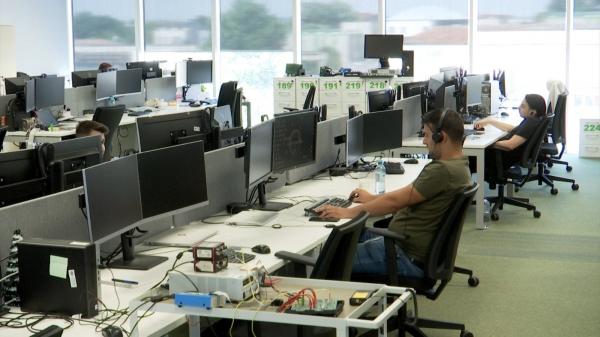 Locul de muncă din România unde angajaţii vin la birou doar dacă nu pot sta acasă. Salariu peste medie şi condiţii de muncă moderne