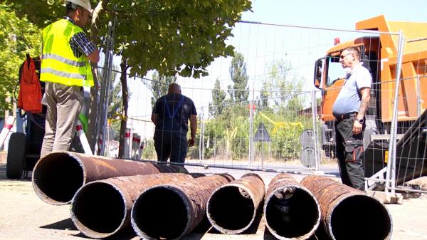 Unul din 3 blocuri din Bucureşti nu are apă caldă. Termoenergetica are nevoie de cel puţin 2.000 de noi angajaţi pentru a întreţine reţeaua