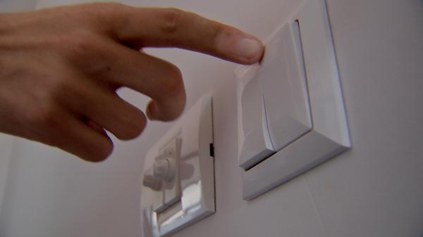 Trucul prin care putem economisi 120 de lei pe an, la factura de curent