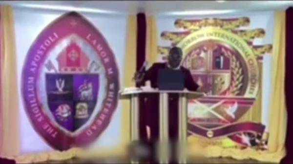 Un episcop a fost jefuit în timpul slujbei de duminică. Hoţii au furat bijuterii de 400.000$