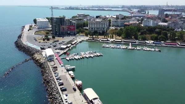 Portul Tomis se transformă de la an la an într-un salon nautic. Cât costă să cumperi și să întreții un velier