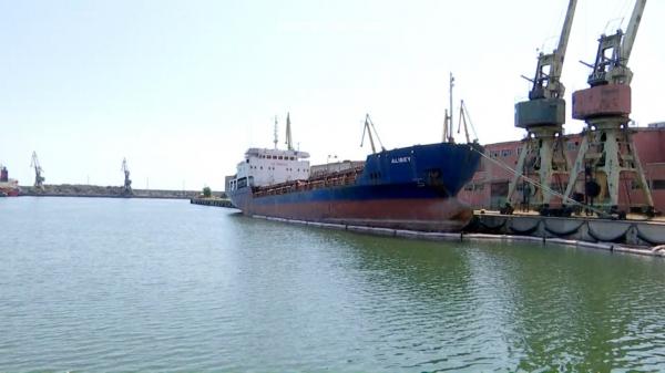 Povestea celor patru marinari blocaţi pe un vapor din portul Constanţa: "Suntem ca la închisoare". De 3 ani nu au coborât de pe navă