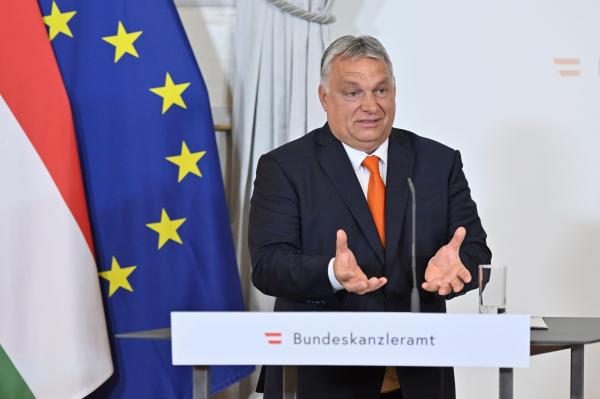 După ce au aplaudat discursul "rasist" al lui Vikor Orban, liderii UDMR îi iau apărarea în presa maghiară. SUA a transmis că "este de neiertat"