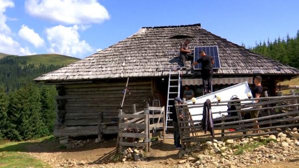 Energia verde s-a mutat la stânele din munții vâlceni: "Nu speram niciodată"