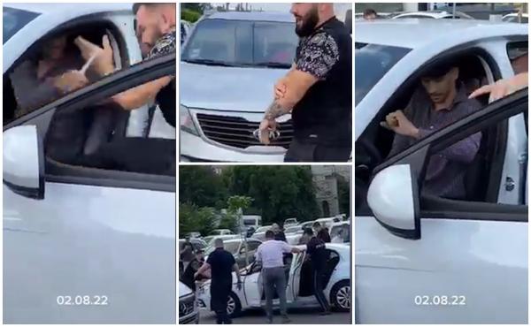 "Aruncă cuţitul!". Un bărbat agresiv, înarmat cu un cuţit, a încercat să fugă cu o maşină pe străzile din Chişinău. A atacat mai mulţi oameni, dar şi pe poliţişti