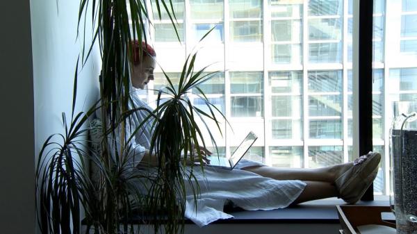 Angajaţii din Romania care de acum pot cere program flexibil sau să muncească de acasă. Directiva UE a intrat în vigoare