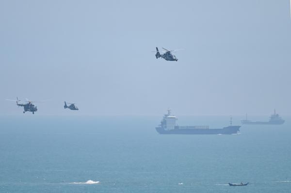 China se răzbună pentru umilința suferită: a început exercițiile militare în jurul Taiwanului. Armata a tras cu rachete lângă insulă