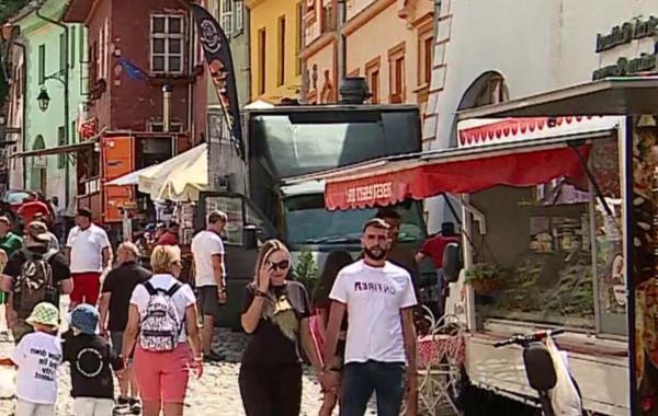 Arome de peste hotare, îndrăgite de gurmanzii români. Mâncarea "de nişă" care devine tot mai populară la noi