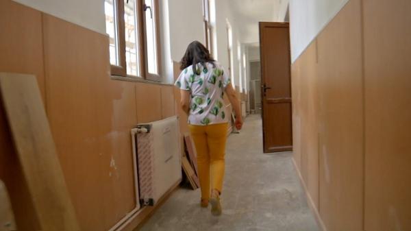 Trei săptămâni până la reluarea anului şcolar, dar multe şcoli sunt în şantier: "Se lucrează intens. După lucrări va arăta impecabil"