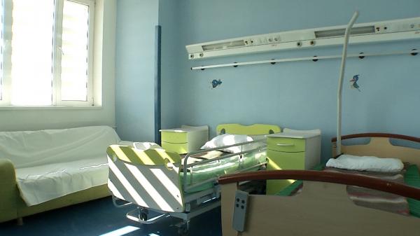 O femeie a murit după ce a înghiţit substanță de contrast, la o clinică privată din Târgovişte. Nicoleta avea cancer şi urma să facă un CT