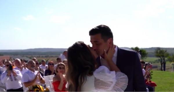 Atmosferă de bâlci în Măciuca: Se pregătesc 40.000 de sarmale și 2 tone de vânat pentru nunta lui George Simion