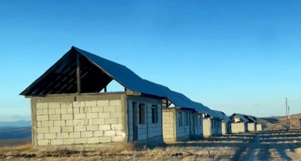 Ce s-a întâmplat cu casele de 250 de euro din satul Rotunda. Unii proprietari au avut o dezamăgire, alții au revândut la prețuri uriașe