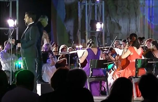 Promenada Operei, la a 12-a ediţie: "Un moment de graţie, de frumuseţe, sper ca toată energia pozitivă să fie aşa undeva deasupra Bucureştiului"