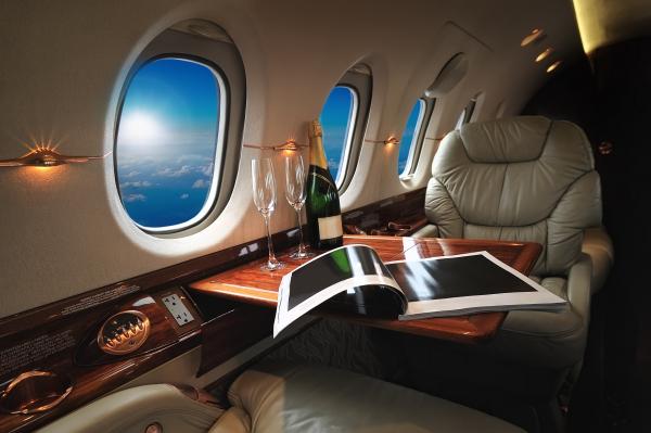 Franţa e sătulă de "aroganţe". Decizie drastică după ce un avion privat a poluat într-o zi cât o maşină în 10 ani