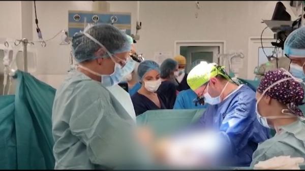 Fată de 16 ani, salvată după ce a primit inima unei tinere de 18 ani, moartă într-un accident. Mesajul transmis de mama pacientei