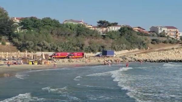 Doi bărbaţi, care au ignorat avertismentele, au fost înghiţiţi de marea agitată. Căutări de amploare în Eforie Nord şi Costineşti