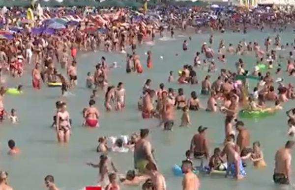 Litoralul, la ora bilanţului: Au fost cu 20% mai puţini turişti decât înainte de pandemie, iar încasările, sub aşteptări. "Se uitau şi la ultimul bănuţ"