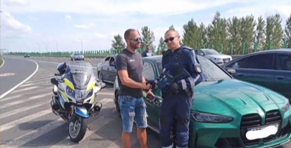 Un ceh a stabilit un record de viteză pe drumurile din România. Polițiștii l-au oprit după ce a mers cu 281 km/h pe A1