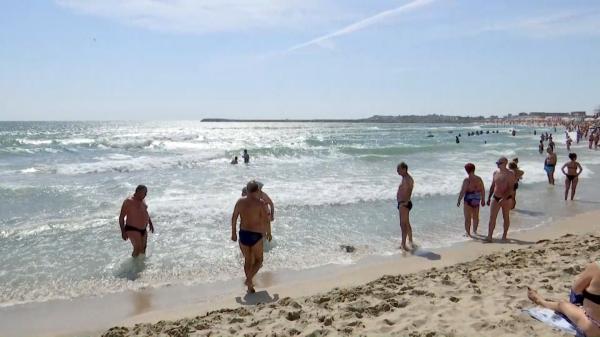 Marea, primitoare şi în septembrie. Cât costă un sejur de câteva zile în Mamaia: "Preţuri de septembrie, dar condiţii de iulie şi de august"