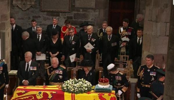 Regele Charles, cu ochii în lacrimi. Cele mai impresionante momente de la procesiune