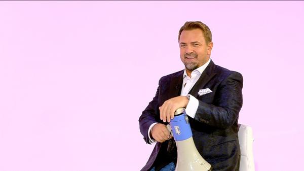 Horia Brenciu pregăteşte un spectacol la Sala Palatului în noiembrie: Cel puţin două ore cu muzică, dans şi zâmbete