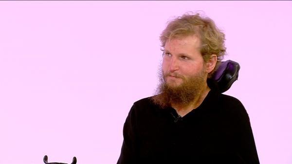 Mihai Neşu lansează campania "Cred în minuni", în sprijinul copiilor cu dizabilităţi din România