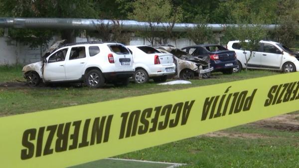 Incendiul din curtea DGASPC Bacău ar fi fost provocat de o mână criminală. Nouă autovehicule au fost mistuite de flăcări