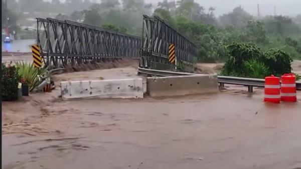 Uraganul Fiona a măturat tot în cale: Pod dărâmat, case luate de ape şi milioane de oameni rămaşi fără curent electric. Stare de urgenţă în Puerto Rico