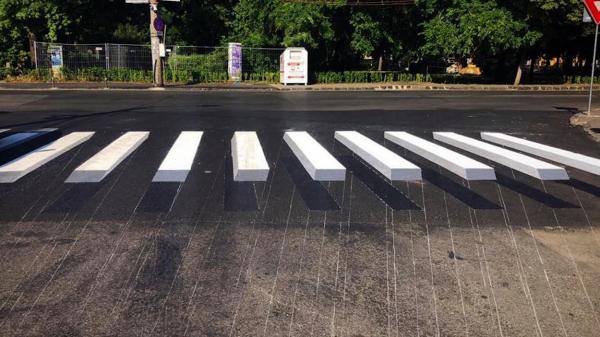 "În trecere nu prea vezi, mai bine văd ăia care sunt pe jos". Zebre 3D, obstacole invizibile pentru șoferi