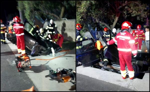 Tragedie în Vâlcea. Maşina în care se aflau bunicii şi nepotul de 3 ani s-a izbit puternic de un cap de pod. Bărbatul a murit pe loc. Soţia şi copilul, în stare gravă