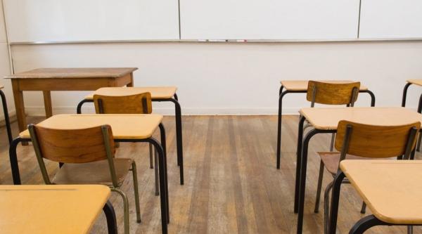 Sorin Cîmpeanu promite că elevii nu vor îngheţa în sălile de clasă. Şcoala va funcţiona normal indiferent de facturile la energie