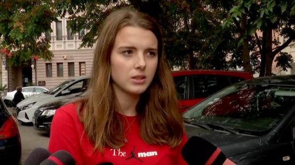 Povestea Ioanei, eleva olimpică din Constanţa care se luptă cu Guvernul pentru a putea ajunge la şcoală